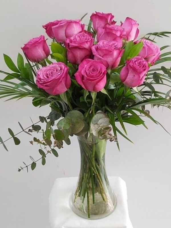 12 Fuchsia Rose In Vase