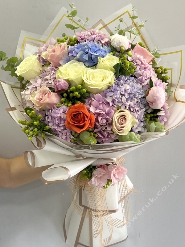 Deluxe Rose & Hydrangea Bouquet