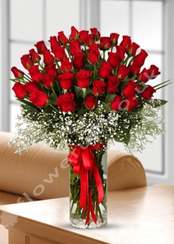 40 Red Rose In Vase