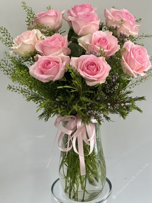 10 Pink Rose In Vase