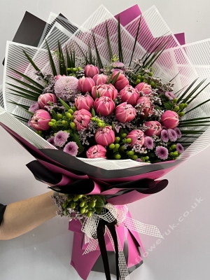 Deluxe Pink Tulip Bouquet