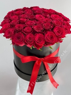 Perfect Red Roses In Box