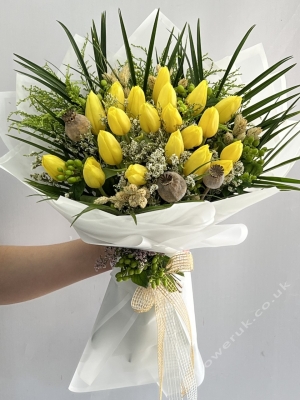 Daydream Yellow Tulip Bouquet