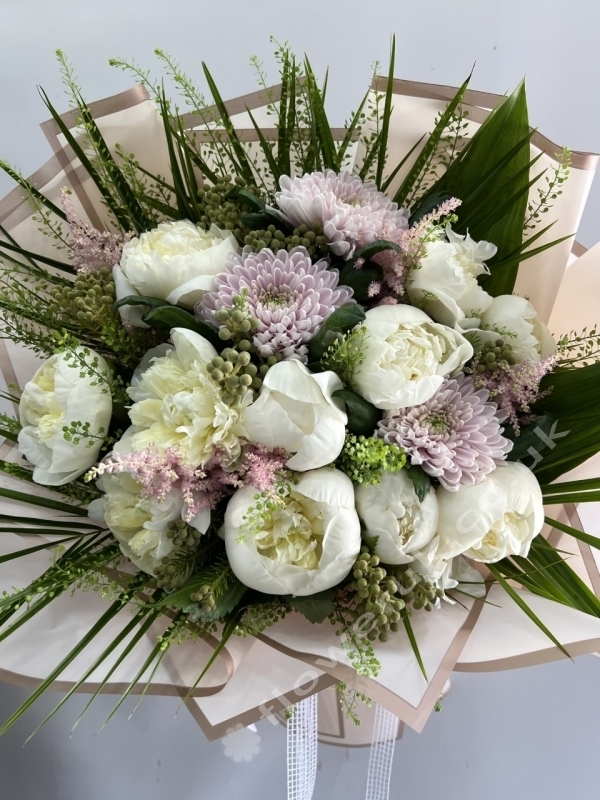 Deluxe White Peony Bouquet