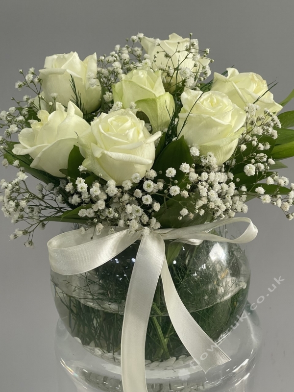 7 White Rose In Glass Bowl Vase